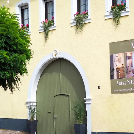 Weinstrasse No 8 