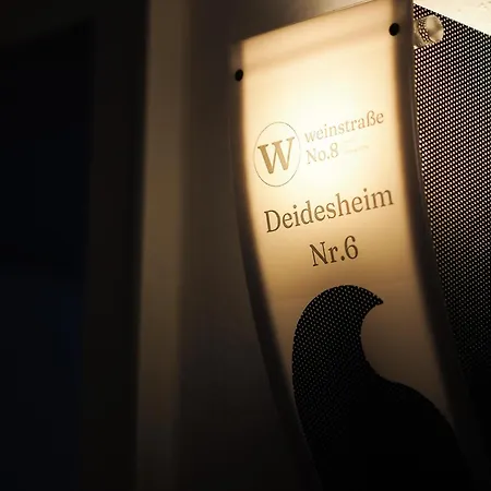 Weinstrasse No 8 