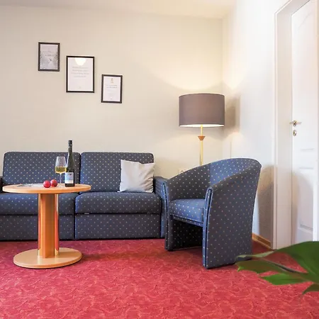 Weinstrasse No 8 